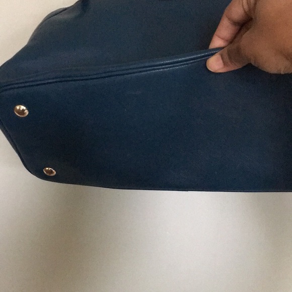 Coach - Picture 3 of 7